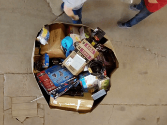 'Extreme Unboxing': In tv il brivido di spacchettare gli acquisti on line 'Extreme Unboxing': In tv il brivido di spacchettare gli acquisti on line